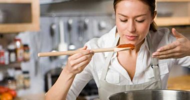 4 أبراج تنتظر رمضان لتتفنن فى الطبخ.. برج الميزان عاشق للعزومات