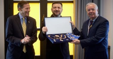 زيلينسكي يبحث مع وفد من مجلس الشيوخ الأمريكي تطورات الوضع في أوكرانيا