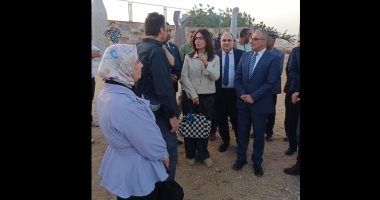 وزيرة الثقافة تتفقد أعمال الدورة 30 لسمبوزيوم أسوان الدولى للنحت.. فيديو