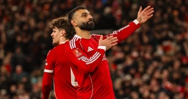 محمد صلاح نجم ليفربول الإنجليزي يحتفل