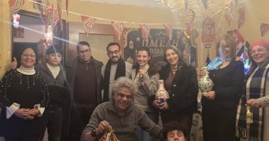 المصريون في الخارج واستقبال شهر رمضان وطقوس الهوية في الغربة.. الجاليات بالخارج تستعد لاستقباله بموائد إفطار جماعية وتزين بيوتها بالفوانيس.. وخطط لإقامة الأمسيات الدينية والثقافية وتكثيف المبادرات الخيرية