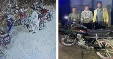 كاميرات المراقبة تفضح لصوص أمام مستشفى فاقوس سرقوا دراجة نارية