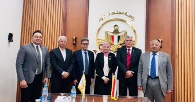 تعاون بين صندوق تطوير التعليم ونقابة البيطريين لوضع برامج جامعة الغذاء الجديدة