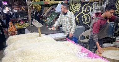 كنافة بلدي وقطايف.. شاهد أجواء رمضان وفرحة المواطنين بشوارع الدقهلية.. فيديو