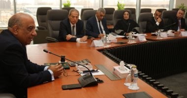 وزير الكهرباء يجتمع برؤساء شركات الإنتاج لمتابعة أنماط التشغيل الجديدة