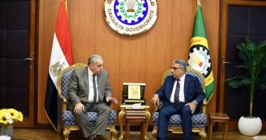 محافظ الدقهلية يستقبل مدير الأمن ورئيس جامعة المنصورة للتهنئة بتجديد الثقة