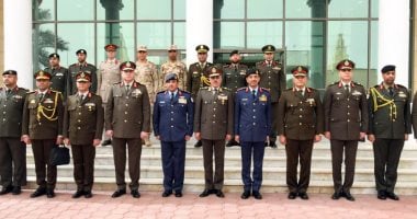 الفريق أحمد خليفة يعود إلى أرض الوطن بعد انتهاء زيارته لدولة الكويت