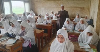 رئيس منطقة سوهاج الأزهرية يتفقد سير العملية التعليمية بمعاهد جهينة