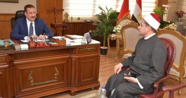 محافظ بورسعيد يستقبل مدير الأوقاف لبحث استعدادات المحافظة لاستقبال شهر رمضان