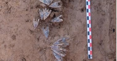 مقبرة تحتوى على سهام وكريستال من العصر البرونزى فى فرنسا.. ما القصة؟