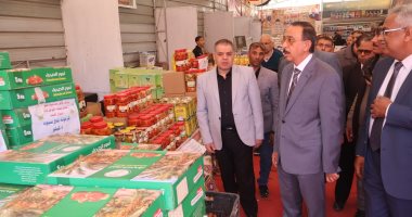 محافظ سوهاج يتفقد شوارع المدينة ومعرض «أهلا رمضان» وسوق مدينة ناصر