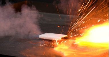 اعتبارا من أبريل.. اليابان تحظر استخدام الشواحن المحمولة على متن الطائرات