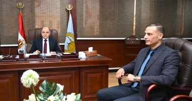 محافظ الغربية يستقبل نائبه ويشدّد على العمل الميدانى بروح الفريق الواحد