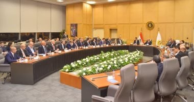 وزيرا الاستثمار والصناعة يعقدان اجتماعا موسعا مع كافة المجالس التصديرية