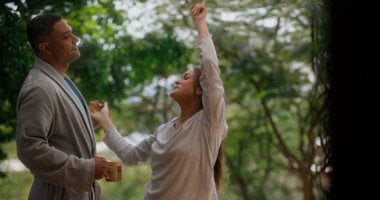 مسلسل اتنين غيرنا يحتفل بعيدى ميلاد دينا الشربيني وآسر ياسين