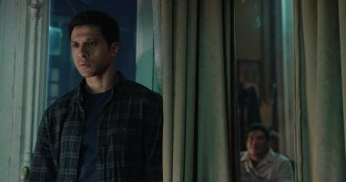 مسلسل عين سحرية الحلقة 1.. عصام عمر يخلص شقيقه من صاحب محل سرقه