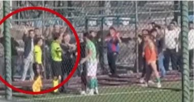 في الكورة : صدمة فى تركيا.. مباراة تنتهى بإلقاء سكوتر على رأس الحكم.. فيديو