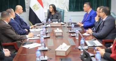 صاحب قانون تنظيم استخدام الأطفال السوشيال يلتقي وزيرة التضامن.. ومايا مرسى: نرحب بالتعاون مع البرلمان