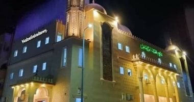 صلاة التراويح بمساجد مطروح بين التخفيف والتطويل.. "الفتح وعمرو بن العاص" يختمان القرآن الأكثر ازدحاما.. الجامع الكبير والغفران والتقوى يخففان.. "التنعيم والعوام والسنترال والروضة والفحل" أكثر تخفيفاً.. صور