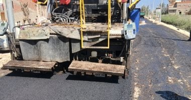 من أجل تحقيق التنمية الحقيقية ..ماذا قدمت الدولة لرفع مستوى الطرق بالبحيرة.. خطة متكاملة لمشروعات رصف الطرق بالمراكز والمدن بتكلفة أكثر من 400 مليون جنيه.. الانتهاء من تنفيذ 7 مشروعات للرصف فى 4 مراكز بالبحيرة