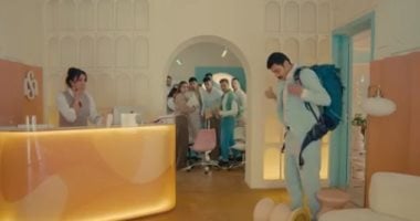 فخر الدلتا الحلقة 2.. أحمد رمزى يتعرض لموقف محرج فى أول لقاء بكمال أبو رية