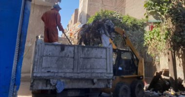 رفع 30 طن قمامة ومخلفات صلبة وأتربة بمنطقة حى غرب سوهاج