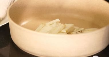 مطبخ ستى.. طريقة عمل العكاوى فى 4 خطوات بس (فيديو)