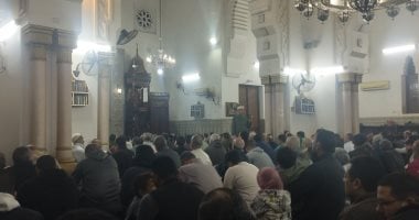 أجواء رمضانية مميزة فى صلاة التراويح بمسجد الفولى بالمنيا.. فيديو