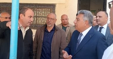 محافظ الدقهلية يتفقد عيادة ابن لقمان للتأمين الصحي لمتابعة انتظام الخدمة