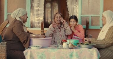مسلسل فخر الدلتا الحلقة 4.. أحمد رمزي يطلب من والدته التريث في موضوع الزواج