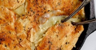 سحور 7 رمضان.. طريقة عمل الفطير السريع بالجبنة في الطاسة 