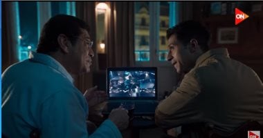 مسلسل عين سحرية الحلقة 5.. عصام عمر يبحث عن شقيقه بعد سرقة الشقة.. ويلعب فى دماغ صاحبه ويعيد فلوسه بطريقته.. ويتجسس على معرض سيارات أيمن الأسيوطي.. والحلقة تنتهى بمطاردة وإطلاق نار على عصام عمر من فرد أمن