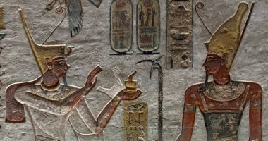 مقابر ملوك وملكات مصر القديمة تبهر سياح العالم