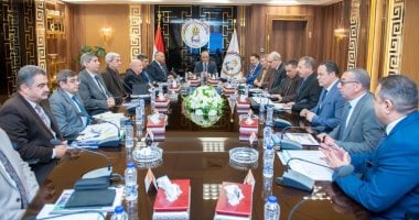 وزير الإنتاج الحربى يتابع الموقف التنفيذى لمشروعات المبادرة الرئاسية حياة كريمة