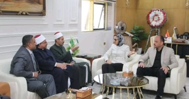 محافظ الوادي الجديد تبحث مع قيادات الأزهر سبل الارتقاء بمنظومة العمل