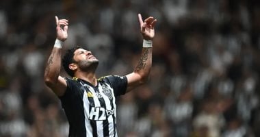 مدفع الإفطار.. قذيفة من هالك تهز مرمى ساو باولو في لقطة خرافية