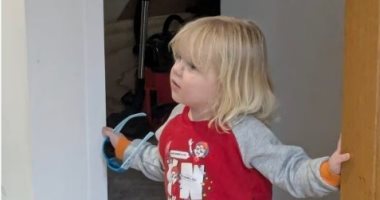 اعتقد الأطباء أنها نزلة معوية.. وفاة طفل بريطانى بسبب اضطراب نادر