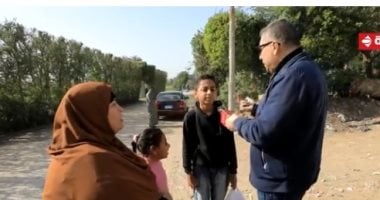 أجمل ناس.. عمرو الليثي يجبر بخاطر أم إسلام بـ5 آلاف جنيه.. فيديو