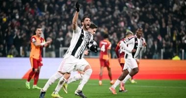 يوفنتوس يتقدم على جالاتا سراى ويحيى آمال التأهل فى دورى الأبطال.. فيديو