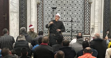 عظة التراويح.. مدير أوقاف بورسعيد يحث المصلين على ذكر الله.. فيديو وصور