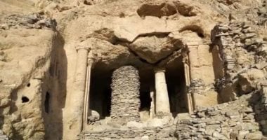 «سكيت» أحد الأودية التاريخية بجنوب البحر الأحمر بنطاق مرسى علم.. يعد محطة تاريخية للقوافل الفرعونية قديما ومزار سفارى مميز حاليا.. واستخرج منه الزمرد وشيد به معبد لحورس واستخدمه الرومان من بعده معبدا لهم.. صور