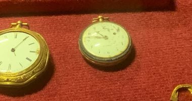 ساعات الأسرة العلوية ومقتنياتهم الملكية النادرة تتلألأ داخل أروقة متحف آثار الغردقة.. مشهد يوثق حقبة من التاريخ المصري الحديث ويكشف تفاصيل مبهرة عن ذوق الملوك والأمراء.. وقطع ذهبية مرصعة بالألماس واللؤلؤ.. صور