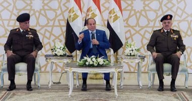 الرئيس السيسى يلتقى قادة القوات المسلحة.. ويوجه التحية لأرواح شهداء الوطن.. صور 