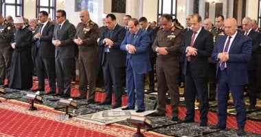 الرئيس السيسى يؤدي صلاة الجمعة بمسجد المشير طنطاوي 