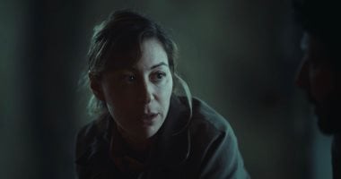 حديث مؤثر بين سلمى وناصر عن زوجها السابق ونجلها الراحل فى مسلسل أصحاب الأرض