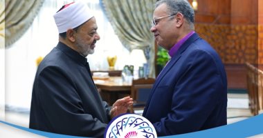 رئيس الطائفة الإنجيلية يطمئن على شيخ الأزهر هاتفيًا من الإمارات