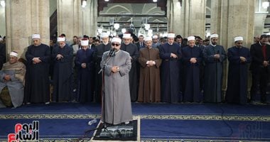 روحانية رمضان تملأ الأجواء.. الجامع الأزهر يحتضن آلاف المصلين في العشاء والتراويح