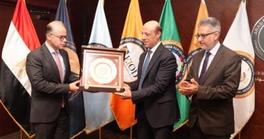 الرقابة المالية تكرم محمد فريد تقديرًا لفترة رئاسته للهيئة قبل توليه حقيبة الاستثمار