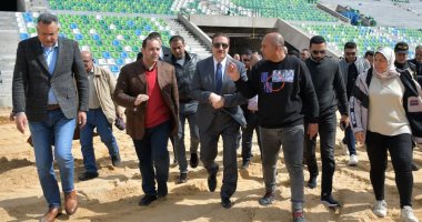 محافظ بورسعيد: بدء أعمال تركيب وزراعة النجيلة بملعب استاد النادى المصرى