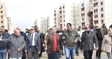 محافظ بورسعيد يتفقد المشروع الاستثماري «66 عمارة» بمدينة بورفؤاد.. صور